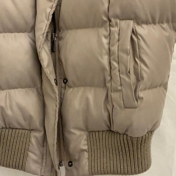 BCBG Maxazaria Duck Feather-Fill Puffer Vest with Detachable Hood in Taupe Sz M - Picture 9 of 13